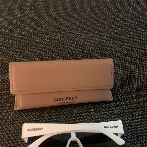 White Burberry Shades - Picture 2 of 5